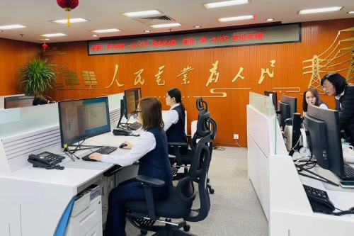 春节我在岗丨用心服务履责 暖人暖心暖年味